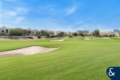 Villa in Victory Heights, Dubai Sports City, Dubai 5 bedrooms, 357 sq.m. № 98895 - photo 24