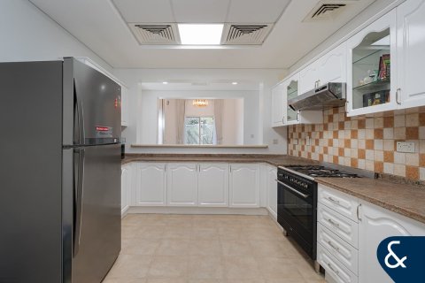 Villa in Victory Heights, Dubai Sports City, Dubai 5 bedrooms, 357 sq.m. № 98895 - photo 10