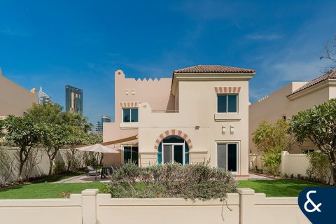 Villa in Victory Heights, Dubai Sports City, Dubai 5 bedrooms, 357 sq.m. № 98895 - photo 4