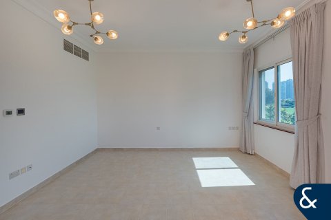 Villa in Victory Heights, Dubai Sports City, Dubai 5 bedrooms, 357 sq.m. № 98895 - photo 13