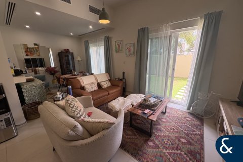 Снять в аренду виллу в Villanova, Dubai Land, Дубай: 3 спальни, 161м², № 98905 - фото 2