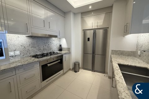 Apartment in Downtown Dubai (Downtown Burj Dubai), Dubai 3 bedrooms, 226 sq.m. № 98894 - photo 5