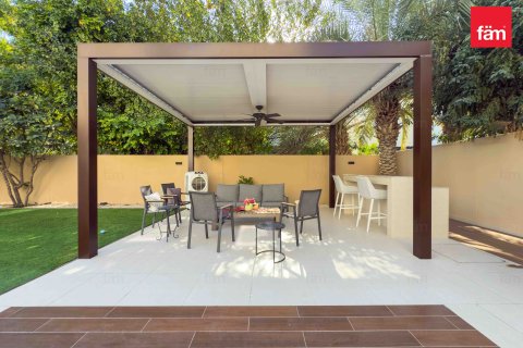 Снять в аренду виллу в Дубае: 3 спальни, 332м², № 89241 - фото 16