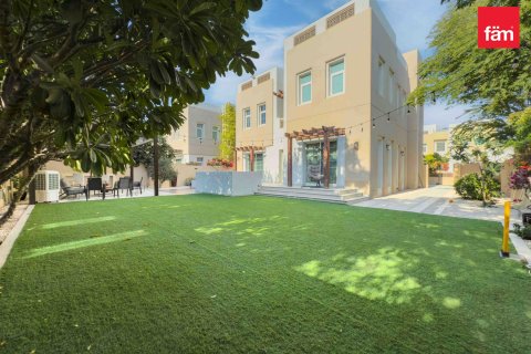 Снять в аренду виллу в Дубае: 3 спальни, 332м², № 89241 - фото 20