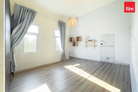 Снять в аренду виллу в Дубае: 3 спальни, 332м², № 89241 - фото 10