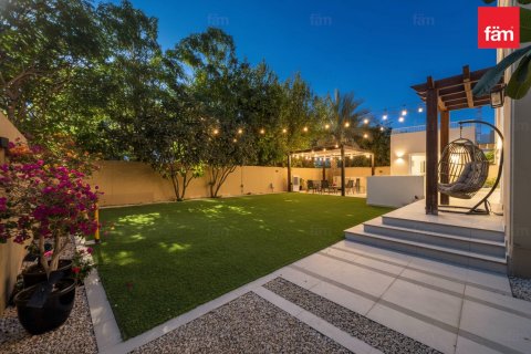 Снять в аренду виллу в Дубае: 3 спальни, 332м², № 89241 - фото 23