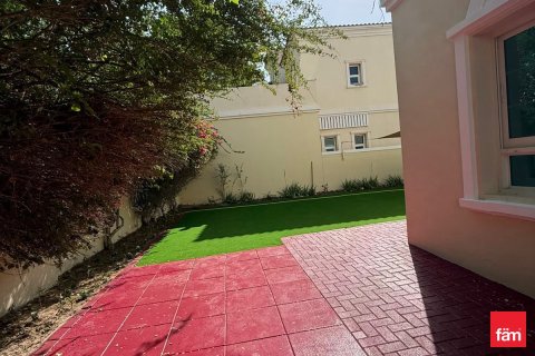 Снять в аренду виллу в Дубае: 4 спальни, 688.8м², № 89238 - фото 11