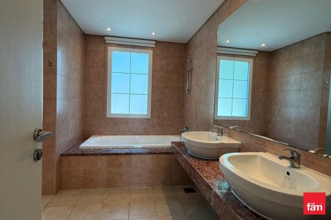 Снять в аренду виллу в Дубае: 4 спальни, 688.8м², № 89238 - фото 8