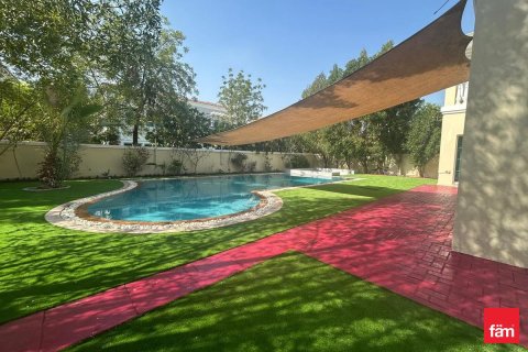 Снять в аренду виллу в Дубае: 4 спальни, 688.8м², № 89238 - фото 18