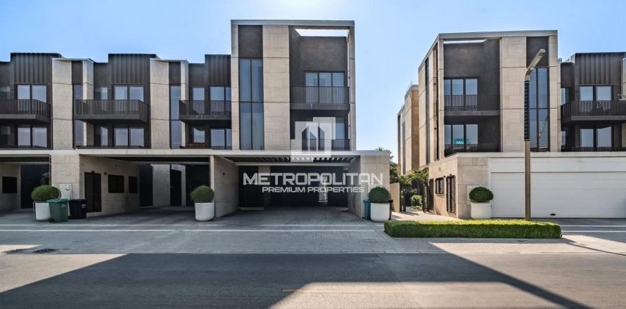 Вилла в Jumeirah Bay Island, Джумейра, Дубай, 5 спален, 585м², № 73413