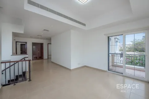 Снять в аренду виллу в Арабиан Ранчес, Дубай: 4 спальни, 361м², № 122913 - фото 9
