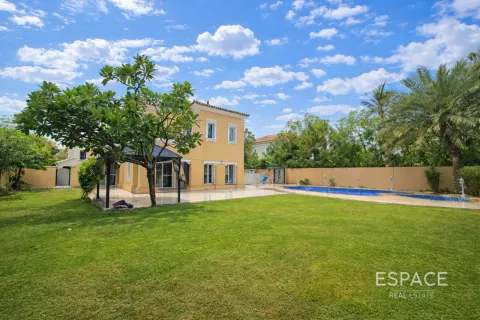 Снять в аренду виллу в Арабиан Ранчес, Дубай: 4 спальни, 361м², № 122913 - фото 16