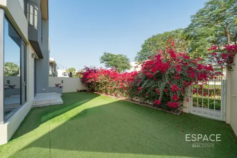 Villa in Dubai Hills Estate, Dubai 4 bedrooms, 229 sq.m. № 122912 - photo 19
