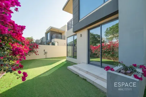 Villa in Dubai Hills Estate, Dubai 4 bedrooms, 229 sq.m. № 122912 - photo 20