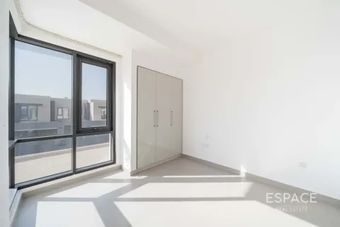 Villa in Dubai Hills Estate, Dubai 4 bedrooms, 229 sq.m. № 122912 - photo 7