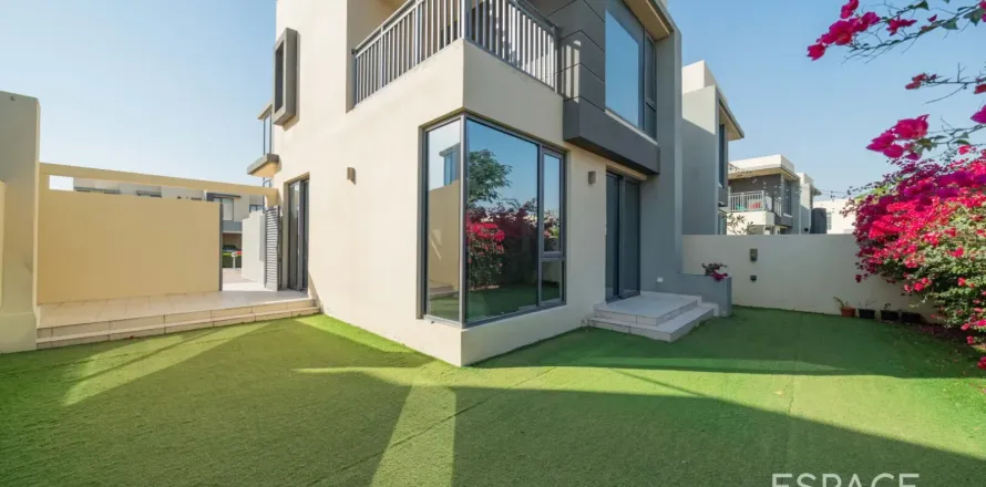 Villa in Dubai Hills Estate, Dubai 4 bedrooms, 229 sq.m. № 122912