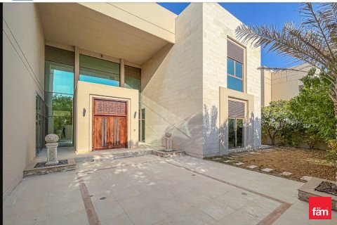 Снять в аренду виллу в Дубае: 5 спален, 960.1м², № 70720 - фото 1