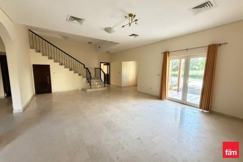 Villa en Dubai, 5 dormitorios, 673.9 m², № 70718 - foto 4