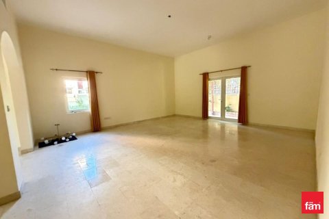 Villa en Dubai, 5 dormitorios, 673.9 m², № 70718 - foto 6