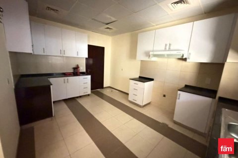 Villa en Dubai, 5 dormitorios, 673.9 m², № 70718 - foto 13