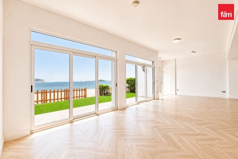 Villa à Palm Jumeirah, Dubai, 5 chambres, 263.9 m², № 139710 - photo 4