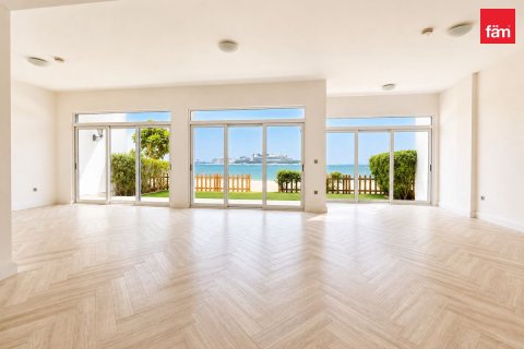 Villa à Palm Jumeirah, Dubai, 5 chambres, 263.9 m², № 139710 - photo 5