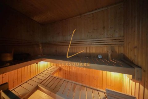 Снять в аренду виллу в Sector E, Emirates Hills, Дубай: 8 спален, 1486м², № 93002 - фото 19