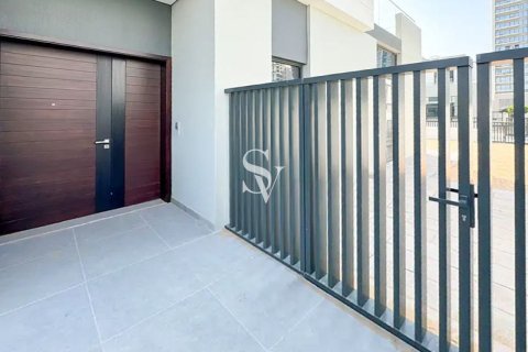 Townhouse in Murooj Al Furjan, Al Furjan, Dubai 4 bedrooms, 330 sq.m. № 118696 - photo 4