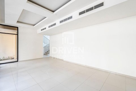 Townhouse in DAMAC Hills (Akoya by DAMAC), Dubai 3 bedrooms, 253 sq.m. № 20357 - photo 4