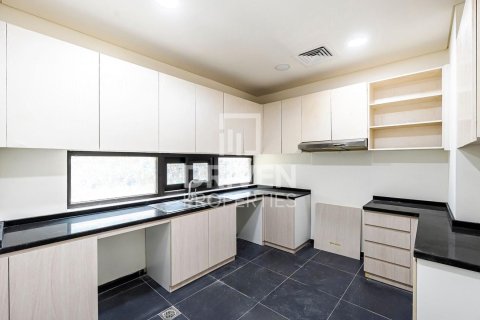 Townhouse in DAMAC Hills (Akoya by DAMAC), Dubai 3 bedrooms, 253 sq.m. № 20357 - photo 5