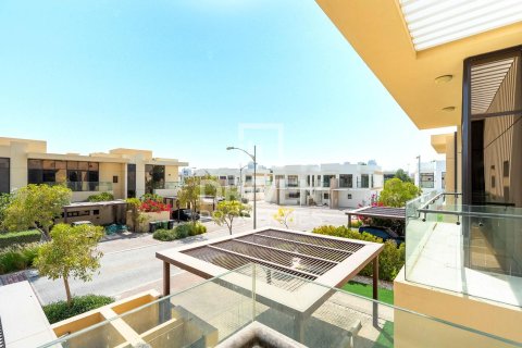 Townhouse in DAMAC Hills (Akoya by DAMAC), Dubai 3 bedrooms, 253 sq.m. № 20357 - photo 6