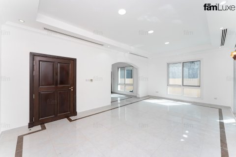 Villa à Dubai, 4 chambres, 527.4 m², № 11545