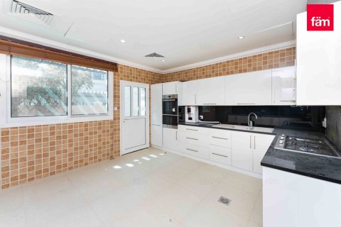 Villa in Dubai 4 bedrooms, 527.4 sq.m. № 11545 - photo 5