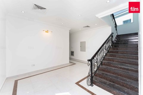 Villa in Dubai 4 bedrooms, 527.4 sq.m. № 11545 - photo 8