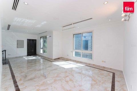 Villa in Dubai 4 bedrooms, 527.4 sq.m. № 11545 - photo 16