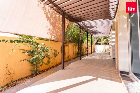 Villa in Dubai 4 bedrooms, 527.4 sq.m. № 11545 - photo 27
