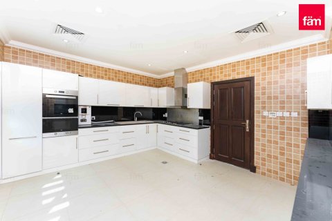 Villa in Dubai 4 bedrooms, 527.4 sq.m. № 11545 - photo 4