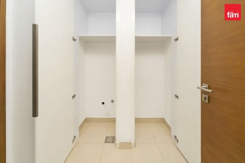 Apartment in Al Wasl, Dubai 2 bedrooms, 187.6 sq.m. № 11546 - photo 16