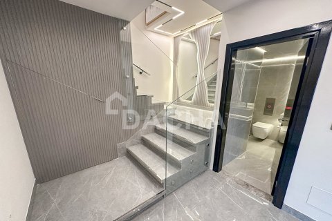 Townhouse in Jumeirah Village Triangle, Dubai 2 bedrooms, 152 sq.m. № 104706 - photo 16