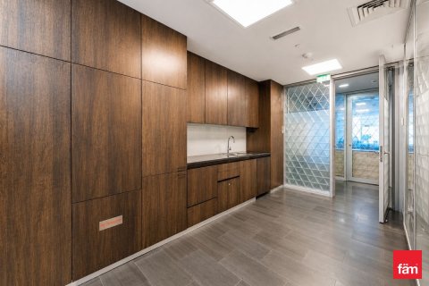 Office in Sheikh Zayed Road, Dubai 83.6 sq.m. № 112379 - photo 8
