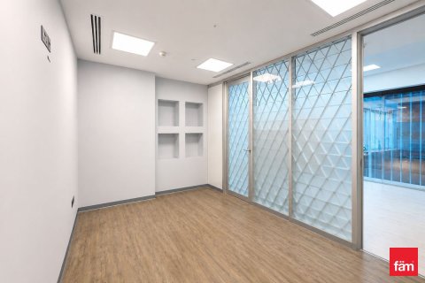 Office in Sheikh Zayed Road, Dubai 83.6 sq.m. № 112379 - photo 9
