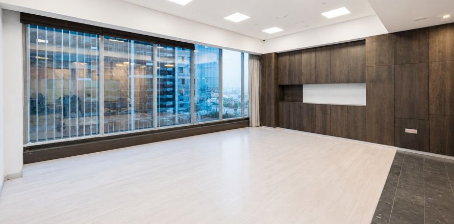 Office in Sheikh Zayed Road, Dubai 83.6 sq.m. № 112379