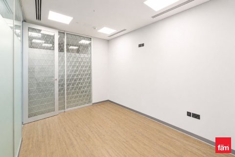 Office in Sheikh Zayed Road, Dubai 83.6 sq.m. № 112379 - photo 7