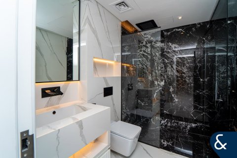 Villa en Earth, Jumeirah Golf Estates, Dubai, 5 dormitorios, 764 m², № 91154 - foto 12