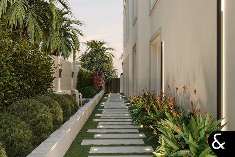 Villa in Fire, Jumeirah Golf Estates, Dubai 5 bedrooms, 755 sq.m. № 91162 - photo 3