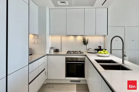 Apartment in Dubai 1 bedroom, 80 sq.m. № 64132 - photo 2