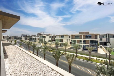 Villa in Dubai 4 bedrooms, 448 sq.m. № 109820 - photo 2