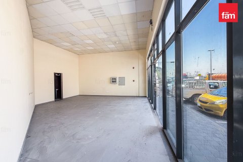 Снять в аренду магазин в Рас-аль-Хоре, Дубай: 53м², № 109822 - фото 6