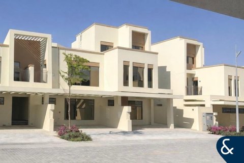 Villa in Damac Lagoons, Dubai 4 bedrooms, 211 sq.m. № 98593 - photo 10