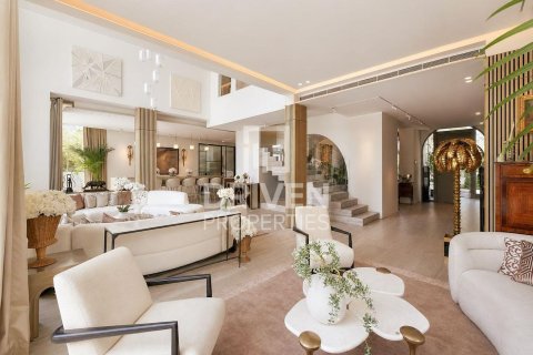 Villa in Jumeirah Islands, Dubai 4 bedrooms, 1001.68 sq.m. № 141102 - photo 5